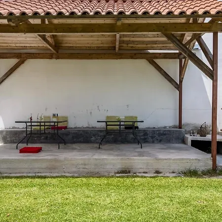 Phaethon Apartment *