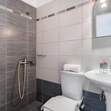 Phaethon Apartment *